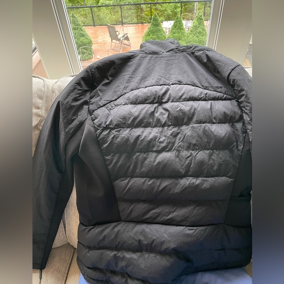 Size Small - Picture 2 of 3